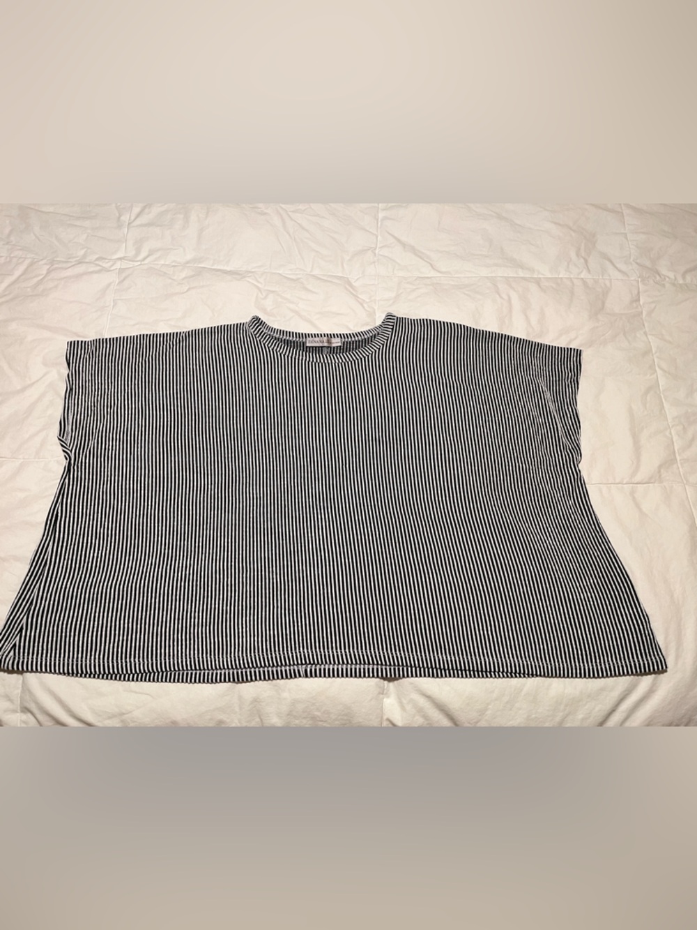Zenana Women’s Black & White Oversized Raised Ribbed Short Sleeve Top Size S/M
